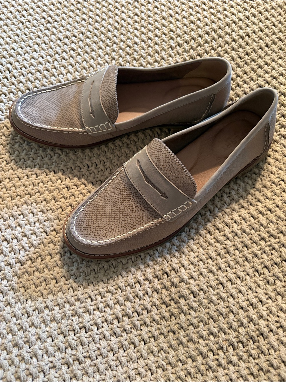 Sperry Seaport Penny Loafers Shoes Snake Print Leather EUC Sz 40 or 9